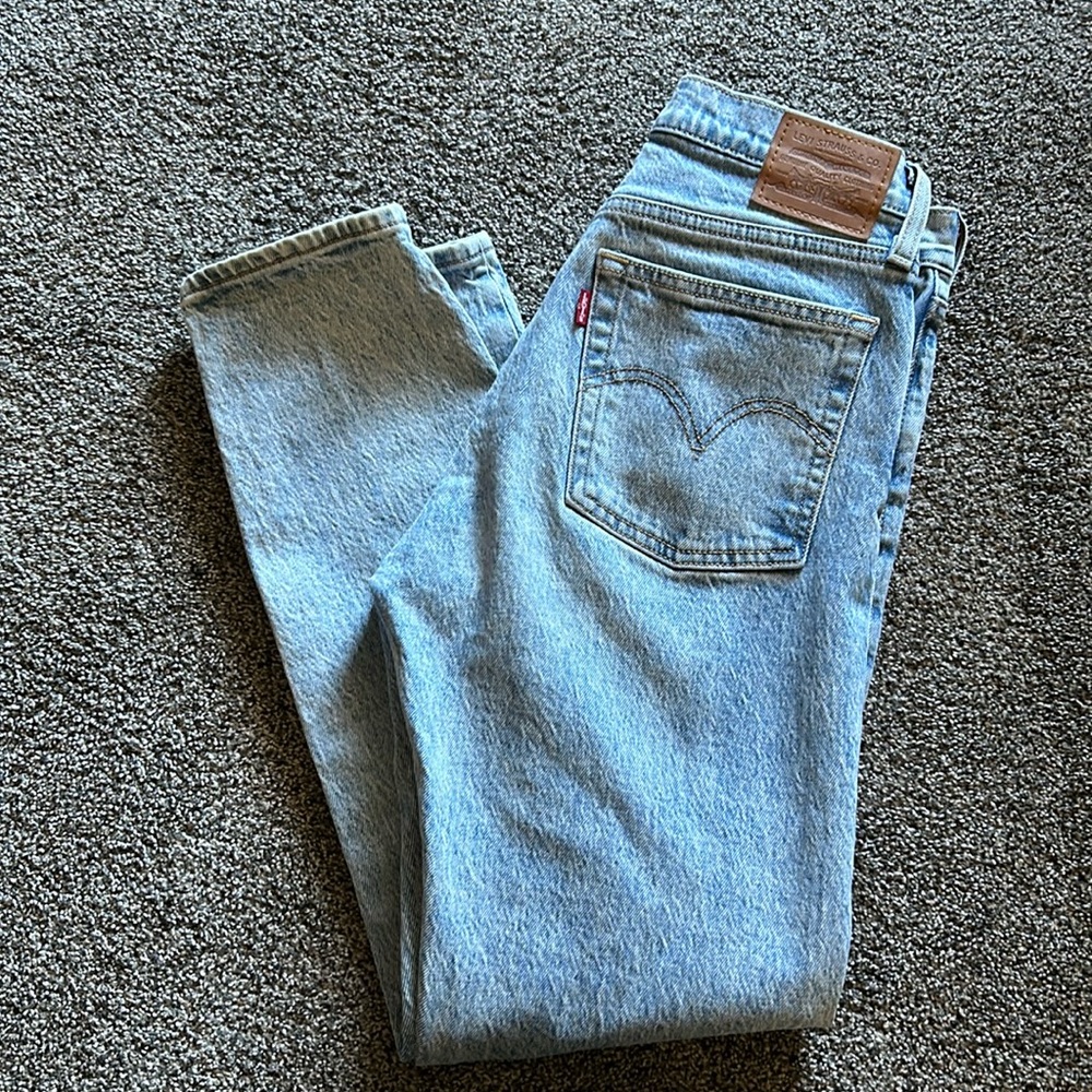 Levi’s Wedgie Ankle Jeans